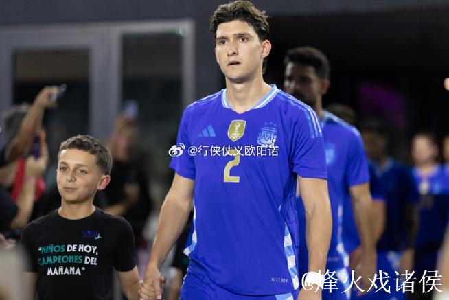 巴莱尔迪被德泽尔比冷落，同时阿根廷中卫梅迪纳则得到机会