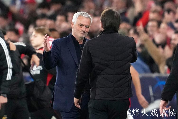 62岁穆帅里程碑战KO孔蒂!率队从4连败到2连胜, 62岁穆帅里程碑战KO孔蒂!率队从4连败到2连胜,