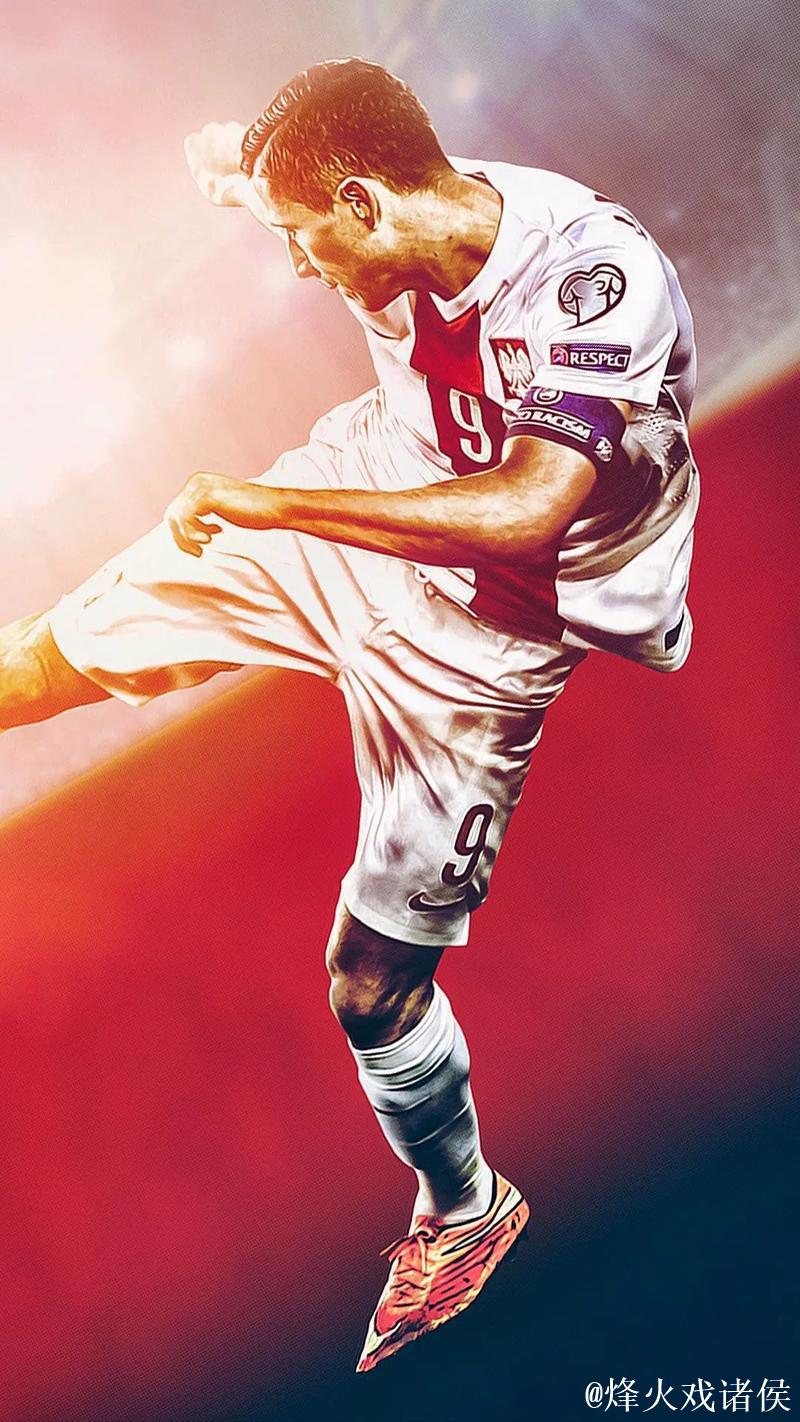 莱万多夫斯基斩获本赛季德甲最佳球员殊荣 莱万多夫斯基斩获本赛季德甲最佳球员殊荣