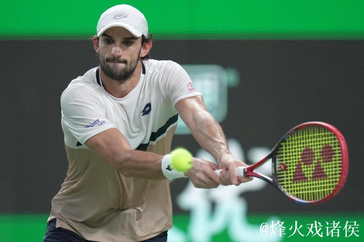 瓦舍罗2-1逆转林德克内希 首次问鼎上海大师赛冠军 瓦舍罗2-1逆转林德克内希 首次问鼎上海大师赛冠军